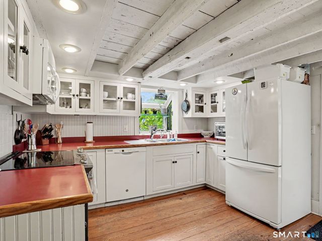 68 Old Stamford Road, New Canaan, CT 06840