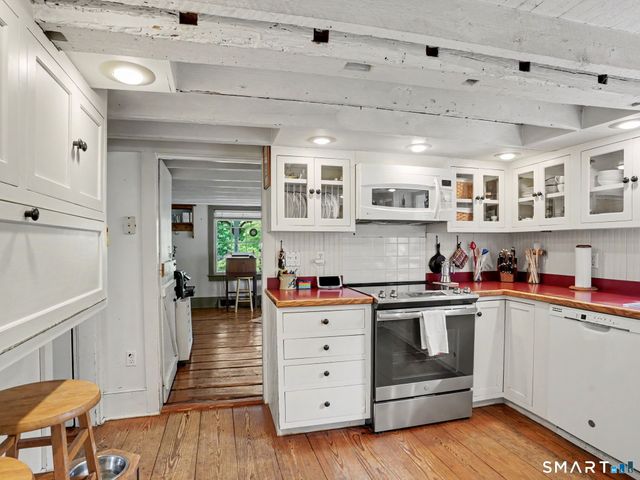 68 Old Stamford Road, New Canaan, CT 06840