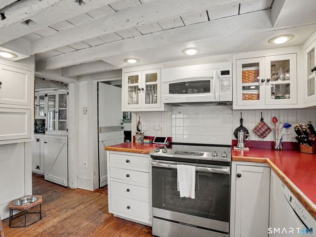 68 Old Stamford Road, New Canaan, CT 06840