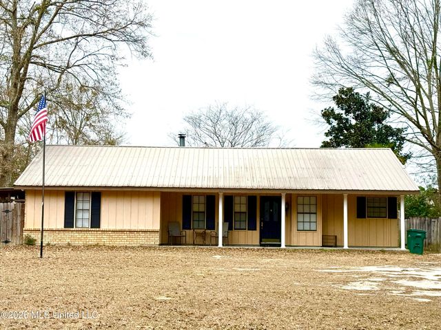 206 Glenwood Drive, Carriere, MS 39426