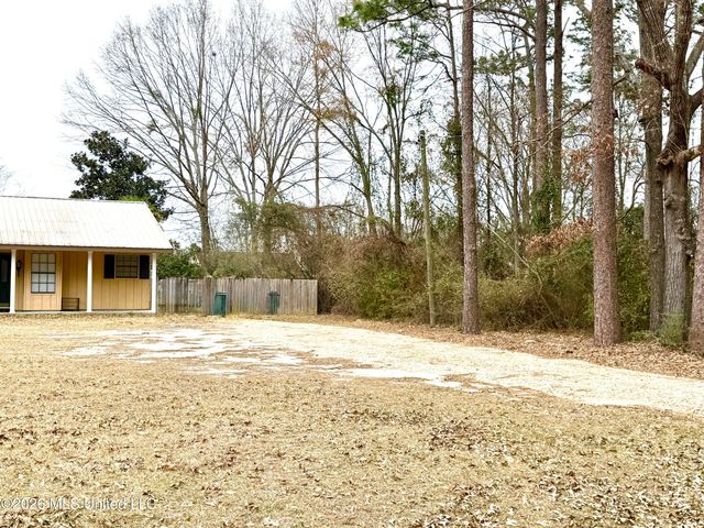 206 Glenwood Drive, Carriere, MS 39426