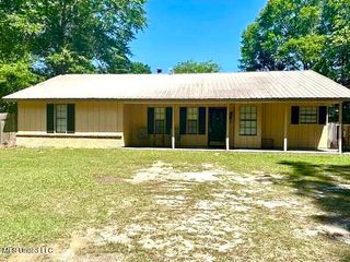 206 Glenwood Drive, Carriere, MS 39426