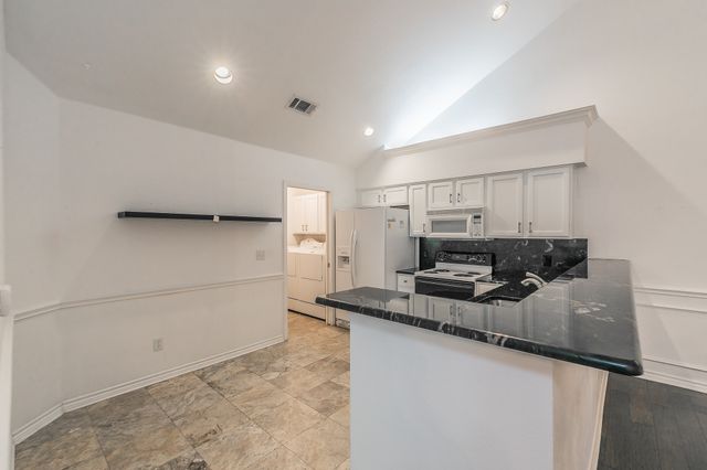 803 Cara Lane, Arlington, TX 76012