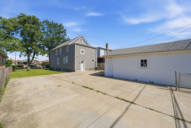 446 Rice Avenue, Bellwood, IL 60104