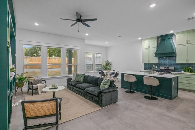 510 Woodrow Avenue, Fort Worth, TX 76105