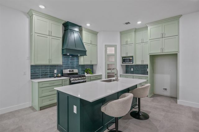 510 Woodrow Avenue, Fort Worth, TX 76105