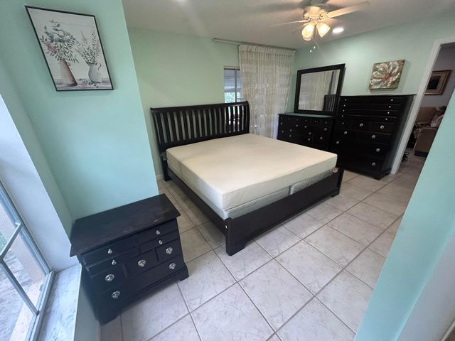 878 Worcester Lane, Lake Worth, FL 33467