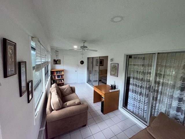 878 Worcester Lane, Lake Worth, FL 33467