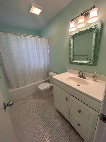 878 Worcester Lane, Lake Worth, FL 33467