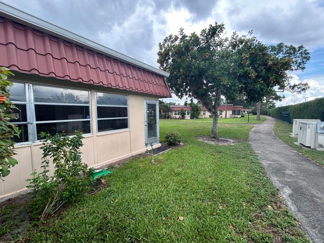 878 Worcester Lane, Lake Worth, FL 33467