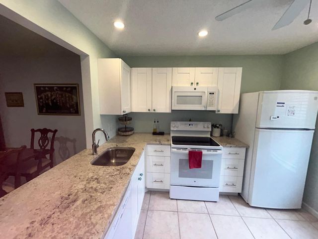878 Worcester Lane, Lake Worth, FL 33467