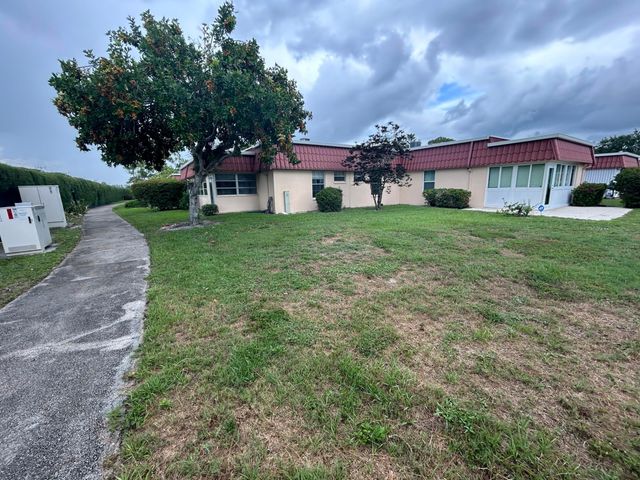 878 Worcester Lane, Lake Worth, FL 33467
