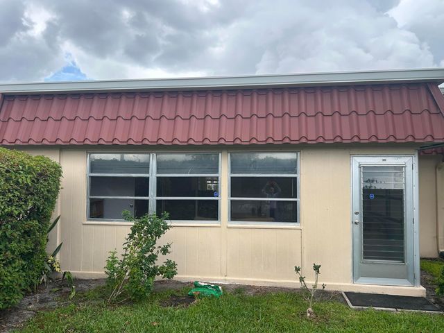 878 Worcester Lane, Lake Worth, FL 33467