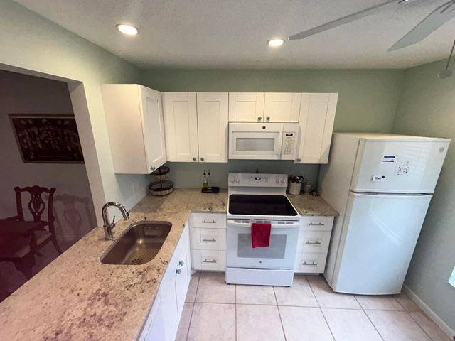 878 Worcester Lane, Lake Worth, FL 33467