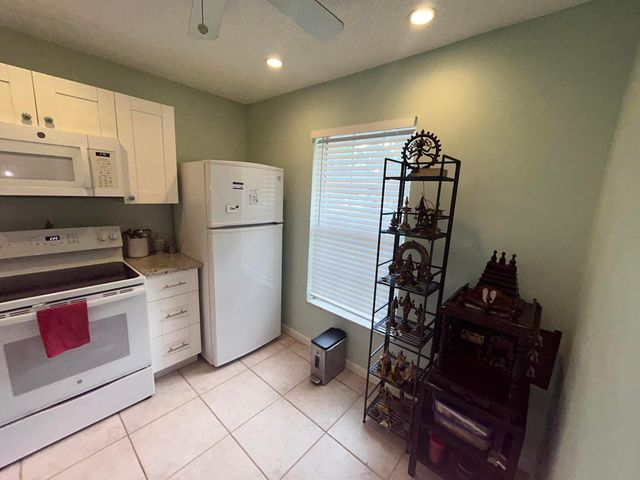 878 Worcester Lane, Lake Worth, FL 33467