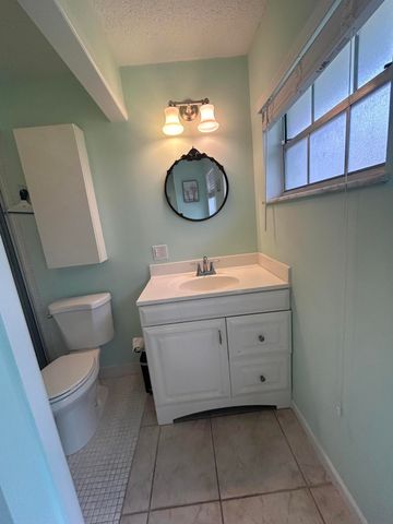 878 Worcester Lane, Lake Worth, FL 33467