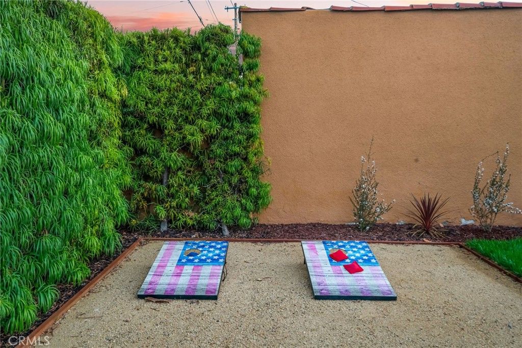 Image 10 of property listing at 3641 Somerset, Los Angeles, CA 90016