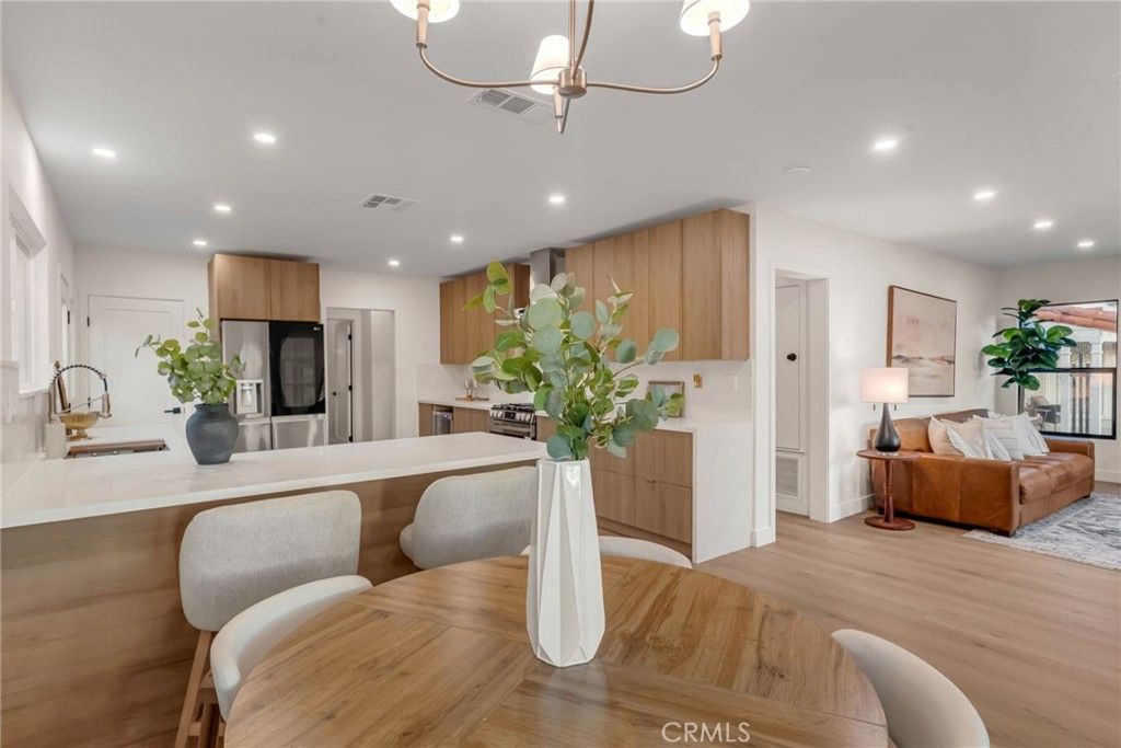 Image 21 of property listing at 3641 Somerset, Los Angeles, CA 90016