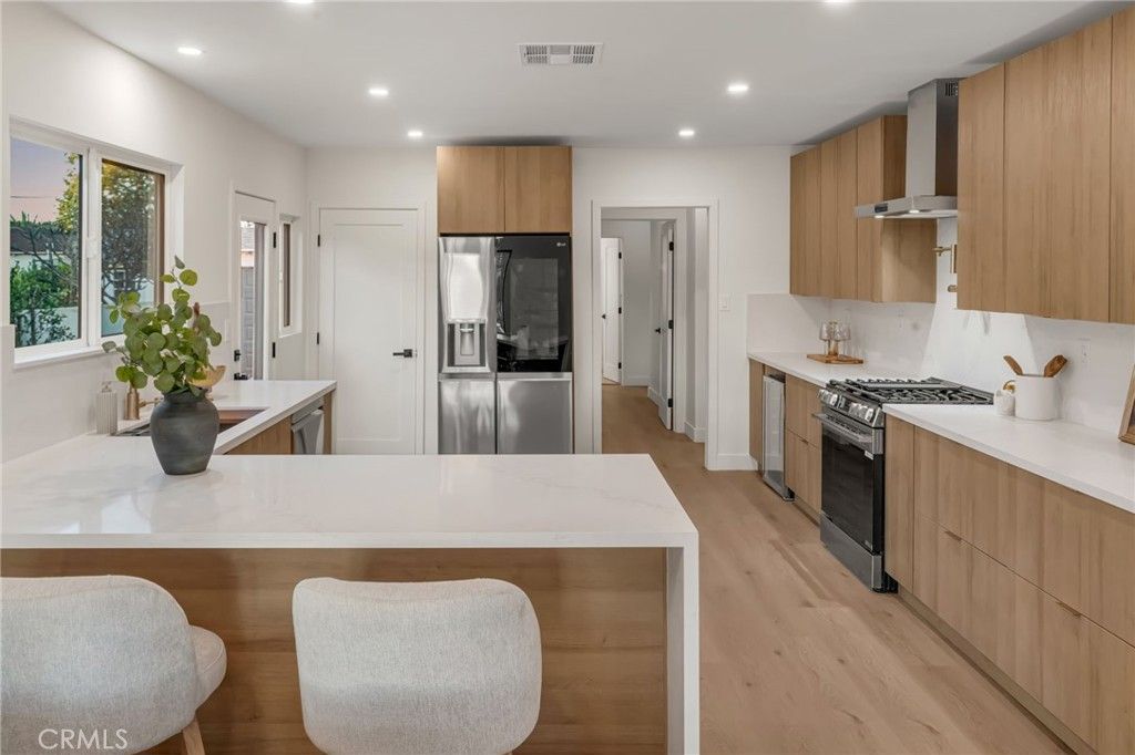 Image 22 of property listing at 3641 Somerset, Los Angeles, CA 90016