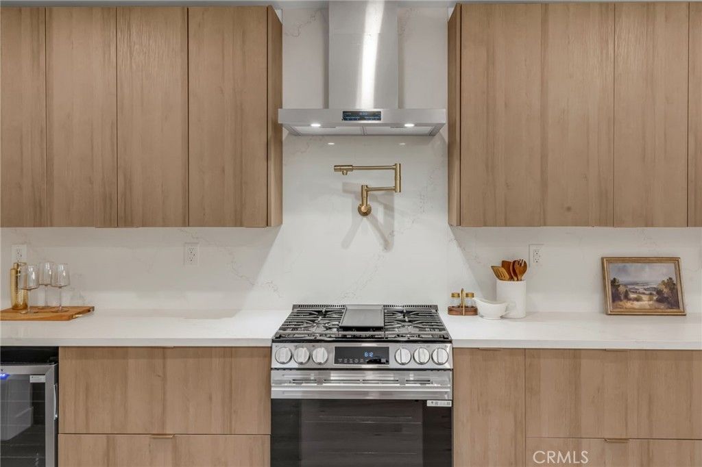 Image 25 of property listing at 3641 Somerset, Los Angeles, CA 90016