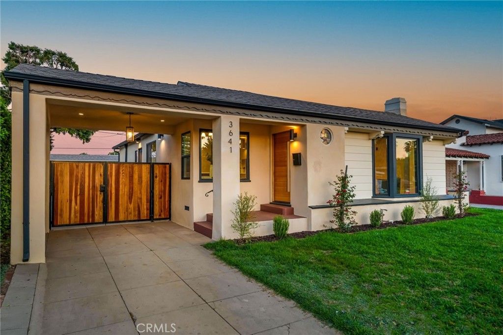 Image 3 of property listing at 3641 Somerset, Los Angeles, CA 90016