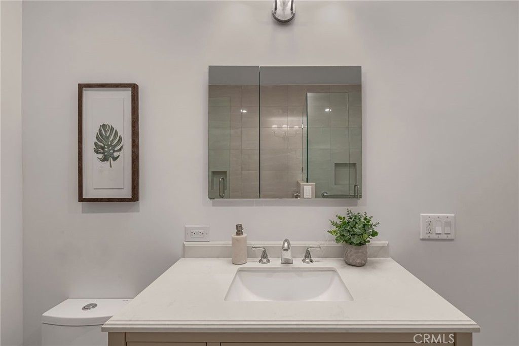 Image 34 of property listing at 3641 Somerset, Los Angeles, CA 90016