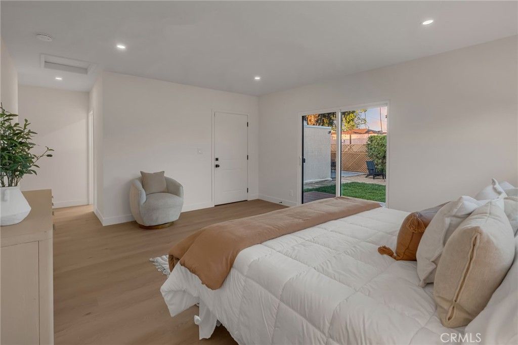 Image 38 of property listing at 3641 Somerset, Los Angeles, CA 90016