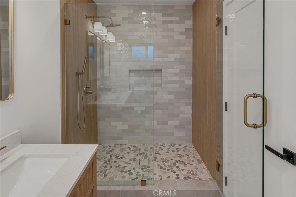 Image 41 of property listing at 3641 Somerset, Los Angeles, CA 90016