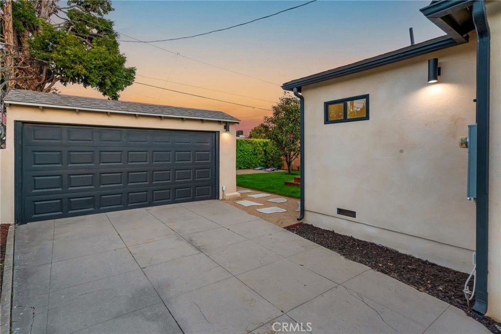Image 7 of property listing at 3641 Somerset, Los Angeles, CA 90016