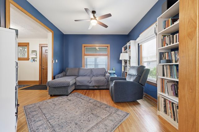 942 Central Avenue W, Saint Paul, MN 55104