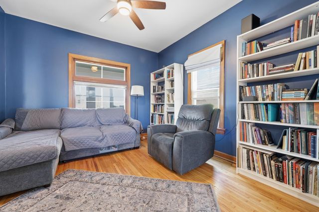 942 Central Avenue W, Saint Paul, MN 55104