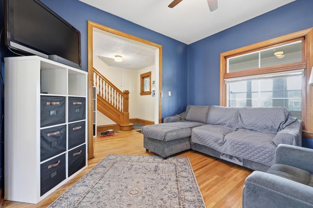 942 Central Avenue W, Saint Paul, MN 55104