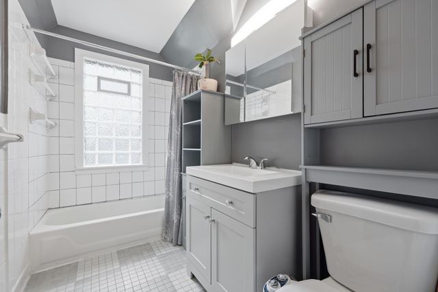 942 Central Avenue W, Saint Paul, MN 55104