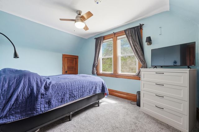 942 Central Avenue W, Saint Paul, MN 55104