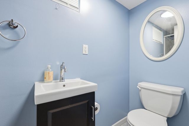 942 Central Avenue W, Saint Paul, MN 55104