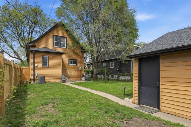 942 Central Avenue W, Saint Paul, MN 55104