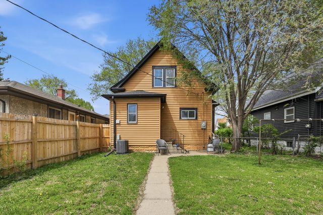 942 Central Avenue W, Saint Paul, MN 55104