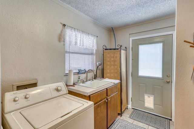 1408 Highland Dr DR, Highland Haven, TX 78654