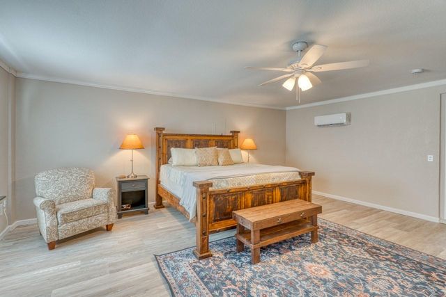 1408 Highland Dr DR, Highland Haven, TX 78654