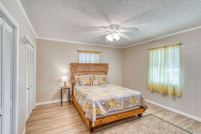 1408 Highland Dr DR, Highland Haven, TX 78654