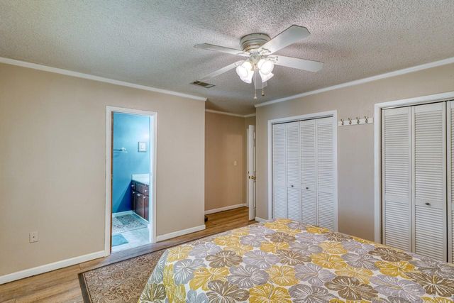1408 Highland Dr DR, Highland Haven, TX 78654