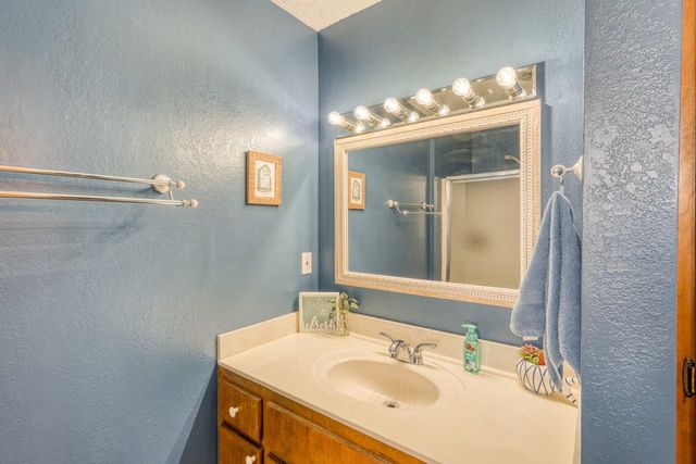 1408 Highland Dr DR, Highland Haven, TX 78654