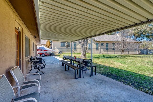 1408 Highland Dr DR, Highland Haven, TX 78654