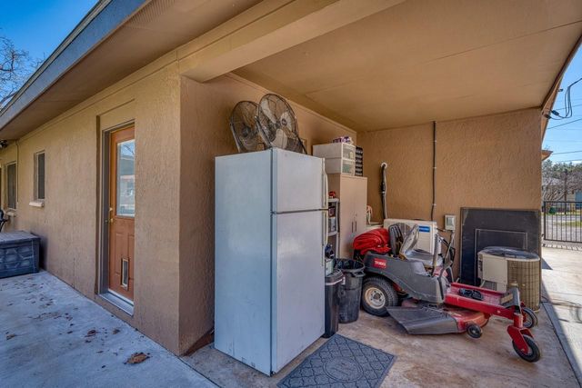 1408 Highland Dr DR, Highland Haven, TX 78654