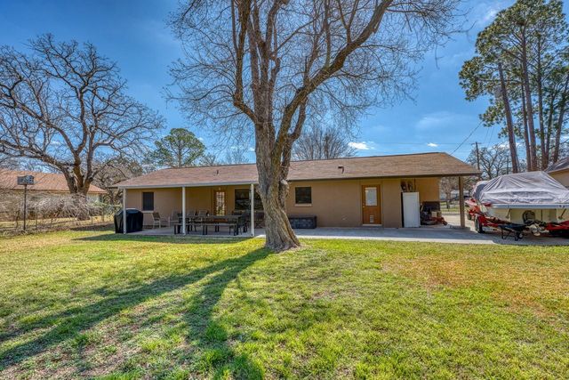 1408 Highland Dr DR, Highland Haven, TX 78654