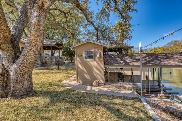 1408 Highland Dr DR, Highland Haven, TX 78654