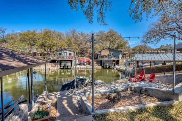 1408 Highland Dr DR, Highland Haven, TX 78654