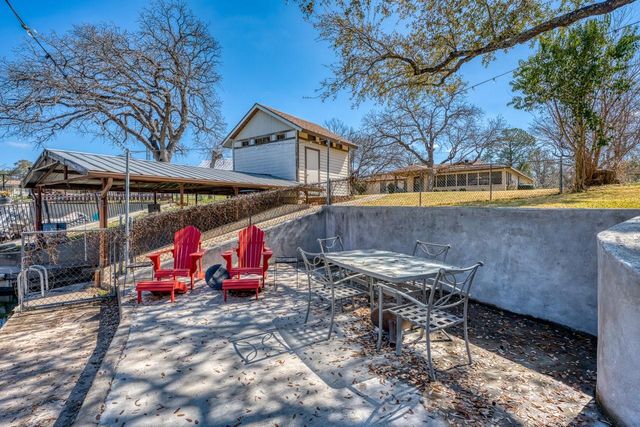 1408 Highland Dr DR, Highland Haven, TX 78654