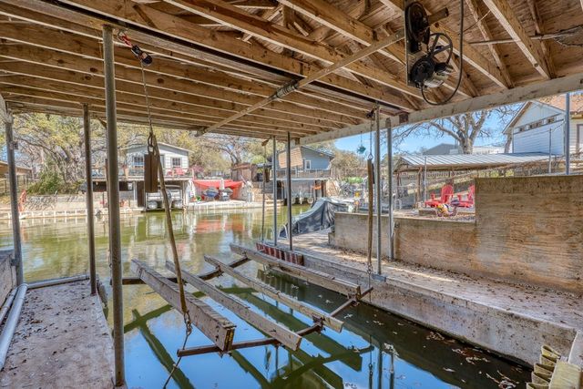 1408 Highland Dr DR, Highland Haven, TX 78654