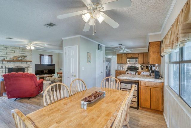 1408 Highland Dr DR, Highland Haven, TX 78654